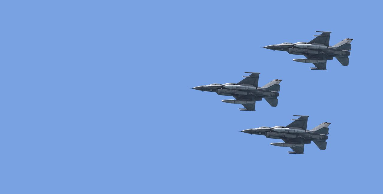 F16 formation