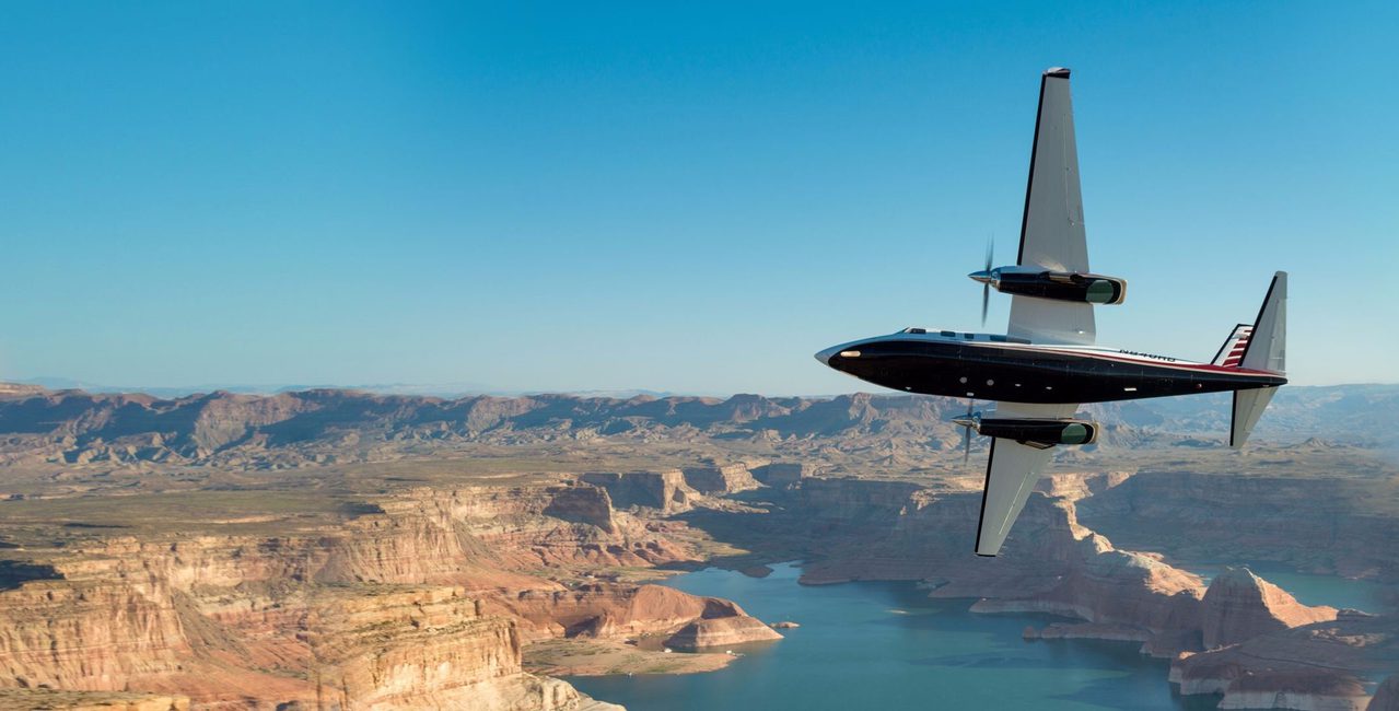 Twin Commander flying